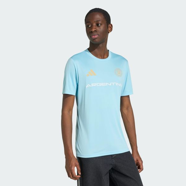 Koszulka Mistrzostwa Świata FIFA 2026 Argentyna. Niebieskie t-shirty sportowe męskie Adidas, l, z dzianiny, bez ramiączek, do piłki nożnej. Za 149.00 zł.
