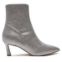 Botki Steve Madden. Szare botki damskie Steve Madden, bez obcasa, na szpilce, bez zapięcia. Za 699.99 zł.