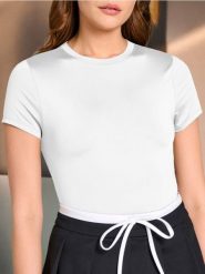 Koszulka basic - biały. Białe t-shirty damskie Sinsay, l, bez wzorów, bez kołnierzyka. Za 15.99 zł.