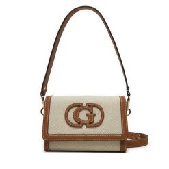 Torebka Guess. Brązowe torebki klasyczne damskie Guess, z aplikacjami, bez dodatków. Za 339.99 zł.