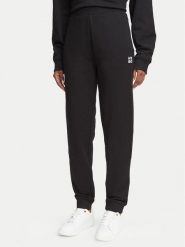 HUGO Spodnie dresowe Nelfinia 50576343 Czarny Regular Fit. Czarne spodnie dresowe damskie Hugo, s, bez wzorów, z dresówki. Za 549.99 zł.