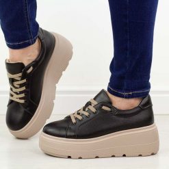 Czarne skórzane półbuty damskie na platformie Cambell 19374. Czarne półbuty damskie Cambell, bez wzorów, z jeansu, eleganckie, bez obcasa, na platformie. Za 279.00 zł.