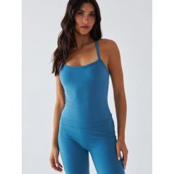 Top Sportowy BeShaped Morning Dew. Niebieskie topy sportowe damskie BESHAPED, m, bez wzorów, z elastanu, bez ramiączek. Za 179.00 zł.