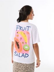 Bawełniana koszulka z motywem owocowym - biały. Białe t-shirty damskie Sinsay, l, bez wzorów, z bawełny, bez kołnierzyka. Za 25.99 zł.