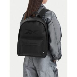 Plecak Reebok. Czarne plecaki damskie Reebok, bez wzorów, sportowe. Za 99.99 zł.