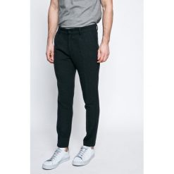 Only & Sons - Spodnie. Niebieskie spodnie materiałowe męskie Only & Sons, bez wzorów, z materiału, casualowe. W wyprzedaży za 79.90 zł.