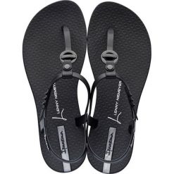Ipanema Lenny Cosmo Fem 26101-20780 Kobiece sandały Black / Black (rozmiar 35-36). Czarne sandały damskie Ipanema, bez wzorów, bez obcasa. W wyprzedaży za 131.00 zł.