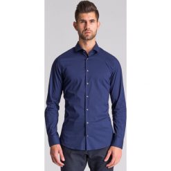 Granatowo-czarna koszula Earl 1 w drobną kratkę. Niebieskie koszule męskie Joop! Collection, m, bez wzorów, bez kołnierzyka, bez ramiączek. Za 159.60 zł.