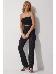 Happiness Istanbul Spodnie w kolorze czarnym rozmiar: 36. Czarne spodnie materiałowe damskie Happiness Istanbul, bez wzorów, z materiału, z podwyższonym stanem. Za 60.99 zł.