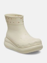 Crocs Kalosze "Classic Crush Rain" w kolorze kremowym rozmiar: 37/38. Białe kalosze damskie Crocs, bez wzorów. Za 249.95 zł.