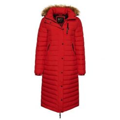 Damska długa kurtka z kapturem Superdry Fuji. Czerwone kurtki damskie Superdry., na zimę, xs, z aplikacjami, z nylonu, z kapturem. Za 723.05 zł.