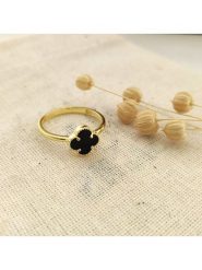 Miu Silver Pozłacany pierścionek z masą perłową rozmiar: 54. Czarne pierścionki damskie Miu Silver, z perłą, pozłacane. Za 69.99 zł.