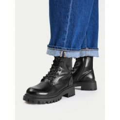 Trapery JENNY. Czarne trapery damskie Jenny, bez obcasa. Za 179.99 zł.