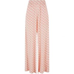 Damskie spodnie z wiskozy Urban Classics. Czerwone spodnie dresowe damskie Urban Classics, z wiskozy. Za 160.50 zł.