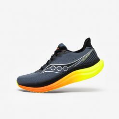 Buty do biegania męskie Saucony Triumph 23. Brązowe obuwie do biegania damskie Saucony. Za 799.99 zł.