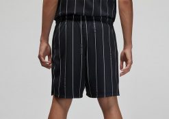Spodenki męskie nike air jordan essentials printed shorts black. Czarne szorty męskie Nike, na lato, bez wzorów, z materiału, klasyczne. Za 351.00 zł.