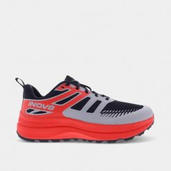 Buty trailowe męskie Inov-8 TrailFly Max Wide. Czarne obuwie do biegania damskie Inov-8. Za 440.99 zł.