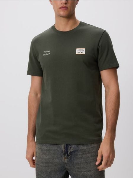 T-shirt regular z haftem - jasny zielony. Zielone t-shirty męskie Reserved, l, bez wzorów, z bawełny, bez kołnierzyka. W wyprzedaży za 49.99 zł.