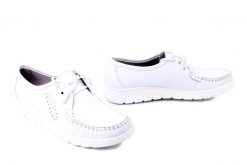 SOLO 068SZ biały gr, półbuty damskie. Białe półbuty damskie Solo, bez wzorów, bez obcasa. Za 264.90 zł.