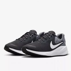 Buty Sportowe Męskie Nike Revolution 7. Szare obuwie do biegania damskie Nike, nike revolution. Za 228.80 zł.