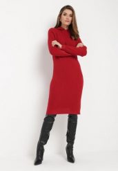 Bordowa Wełniana Sukienka z Kapturem w Prążki Tyrwe. Czerwone sukienki damskie Born2be, na co dzień, bez wzorów, z jeansu, eleganckie, bez kołnierzyka, bez ramiączek, midi, proste. Za 109.99 zł.