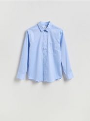 Bawełniana koszula slim fit - jasnoniebieski. Niebieskie koszule męskie Reserved, l, bez wzorów, z bawełny, bez kołnierzyka, bez ramiączek. W wyprzedaży za 129.99 zł.