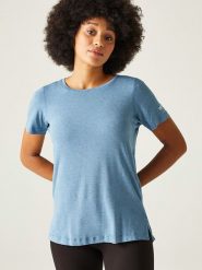 Regatta Koszulka "Ballyton" w kolorze błękitnym rozmiar: 36. Niebieskie bluzki damskie Regatta, bez wzorów, bez kołnierzyka, bez ramiączek. Za 44.09 zł.