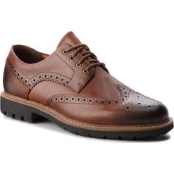 Półbuty CLARKS - Batcombe Wing 261271917 Dark Tan Leather. Brązowe półbuty męskie Clarks, z materiału, bez zapięcia. Za 459.00 zł.