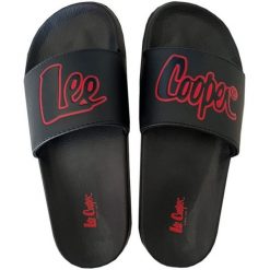 Klapki Lee Cooper LCW-24-42-2483LA czarne. Czarne klapki damskie bez wzorów, z syntetyku, bez obcasa. Za 128.57 zł.