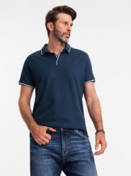 Koszulka męska polo z dzianiny pique bez guzików - granatowa V3 OM-POSS-0110 - L. Niebieskie koszulki polo męskie Ombre Clothing, l, z aplikacjami, z bawełny, bez ramiączek. W wyprzedaży za 39.99 zł.
