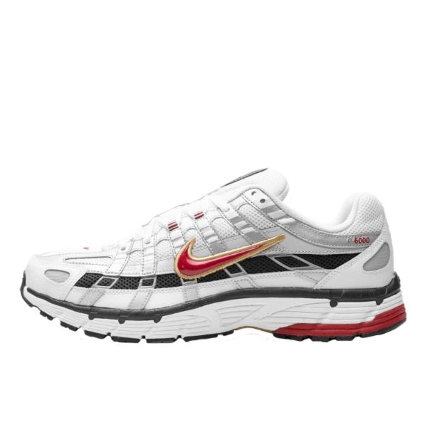 Buty do chodzenia dla dorosłych Nike P-6000 Platinum Varsity Red. Szare buty sportowe na co dzień męskie Nike, z materiału, bez zapięcia, trekkingowe. Za 1,326.99 zł.