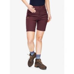 Spodenki turystyczne damskie Fjallraven Abisko Trail Stretch Shorts. Fioletowe szorty damskie Fjällräven, bez wzorów, sportowe. Za 524.99 zł.