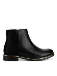 Clara Barson Botki WS6517-01 Czarny. Czarne botki damskie Clara Barson, ze skóry, bez obcasa, na płaskiej podeszwie, bez zapięcia. Za 139.99 zł.