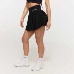Spódnico-spodenki damskie fitness czarne BEAT. Czarne spodenki sportowe damskie GYMBEAM, s, z elastanu, do biegania. Za 113.90 zł.