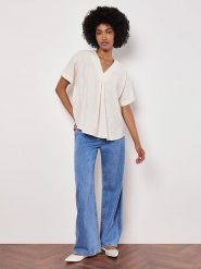 Apricot Bluzka w kolorze białym rozmiar: XL. Białe bluzki damskie Apricot, xl, bez wzorów, bez kołnierzyka, bez ramiączek. Za 56.66 zł.