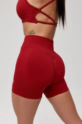 Damskie spodenki bezszwowe Rough Radical Seamless Glow Shorts. Czerwone spodenki sportowe damskie ROUGH RADICAL, l, z dzianiny, do biegania. Za 129.90 zł.
