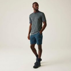 Leesville II męskie spodenki trekkingowe. Niebieskie szorty męskie Regatta, bez wzorów, z poliesteru, sportowe. W wyprzedaży za 119.30 zł.