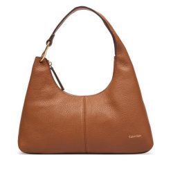 Torebka Calvin Klein. Zielone torebki klasyczne damskie CALVIN KLEIN, bez wzorów, bez dodatków. Za 899.99 zł.