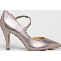 Caprice - Sandały. Czerwone sandały damskie Caprice, bez wzorów, z materiału, bez obcasa, na obcasie. W wyprzedaży za 159.90 zł.