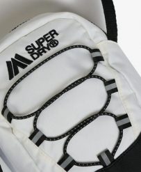 Superdry Outdoor Crossbody Bag – Mała wytrzymała torba na ramię z nylonu –. Białe torby męskie na ramię Superdry., bez wzorów, z materiału, na ramię, małe. Za 152.10 zł.