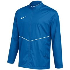 Kurtka męska Nike Park 26 Rain, wodoodporna, 100% poliester z recyklingu. Niebieskie kurtki męskie Nike, m, bez wzorów, z materiału, sportowe, bez kaptura. Za 141.99 zł.