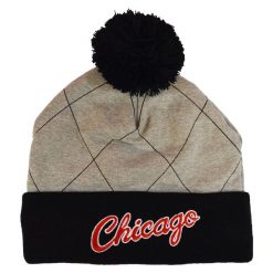 Czapka zimowa Mitchell & Ness NBA Quilted Pom Beanie HWC Chicago Bulls. Szare czapki męskie Mitchell & Ness, na zimę, bez wzorów. Za 89.00 zł.