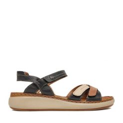 Sandały Lasocki. Czarne sandały damskie Lasocki, bez wzorów, bez obcasa, na płaskiej podeszwie. Za 169.99 zł.