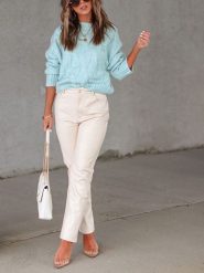 LA Angels Sweter w kolorze błękitnym rozmiar: S. Niebieskie swetry klasyczne damskie LA Angels, s, ze splotem, bez kołnierzyka. Za 165.99 zł.