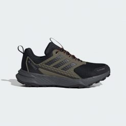 Buty do biegów przełajowych Terrex Tracefinder 2 CLIMAPROOF. Brązowe obuwie do biegania damskie Adidas. Za 349.00 zł.