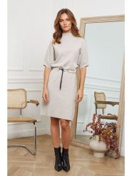 Joséfine Sukienka dzianinowa "Beka" w kolorze beżowym rozmiar: S. Brązowe sukienki damskie Joséfine, na co dzień, s, bez wzorów, z dzianiny, bez kołnierzyka, bez ramiączek, midi, proste. Za 161.73 zł.