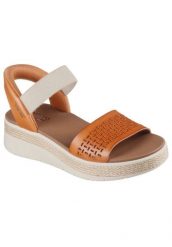 Sandały SKECHERS BOBS SUN RAY STEP ASIDE Brązowy. Brązowe sandały damskie Skechers, bez wzorów, z materiału, bez obcasa. Za 323.99 zł.