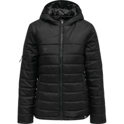 Kurtka damska Hummel Quilted North. Czarne kurtki damskie HUMMEL, l, bez wzorów, z materiału, z kapturem. Za 237.50 zł.