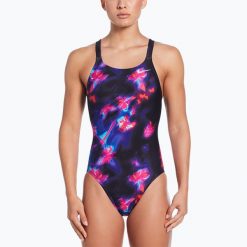 Strój pływacki jednoczęściowy damski Nike Hydrastrong Fastback. Czarne stroje jednoczęściowe damskie Nike, bez wzorów. Za 199.99 zł.