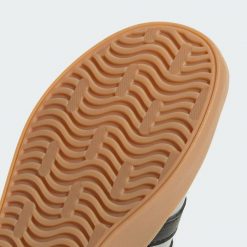 Buty VL Court 3.0. Czarne buty sportowe na co dzień damskie Adidas, z zamszu, bez zapięcia. Za 219.00 zł.